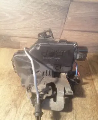 Audi A6 S6 C5 4B Front door lock PA6630F