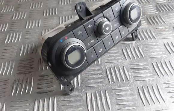 Nissan Qashqai Climate control unit 27500JD45B