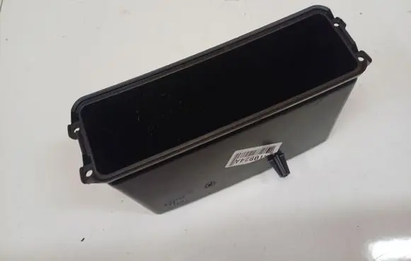 Glove box