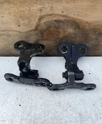 Volvo V50 Front door hinge set 30784890 A046572 31333265