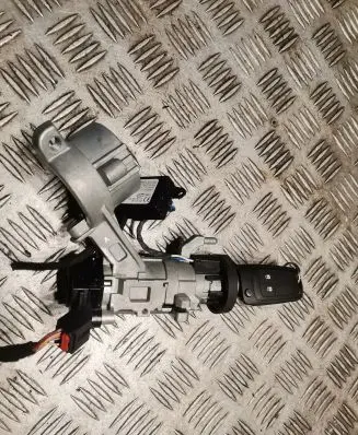 Opel Insignia A Ignition lock 25799293