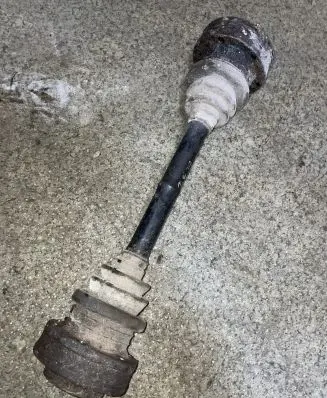 BMW 7 E32 Rear driveshaft 33211225859