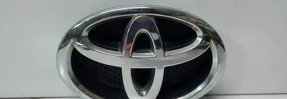 Toyota Verso Manufacturer badge logo/emblem 7530102020