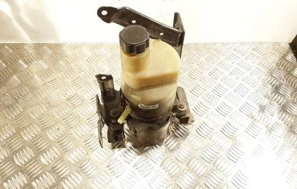 Volvo V50 Power steering pump 31200780 5N513K514AE