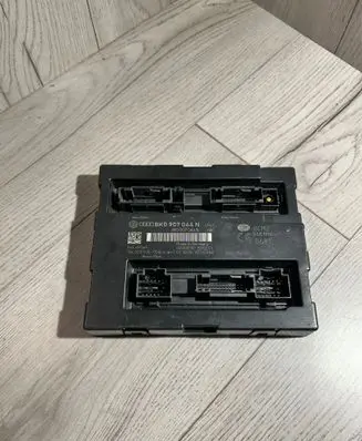 Audi A4 S4 B8 8K Comfort/convenience module 8K0907064N 5DK00991870
