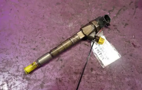 Alfa Romeo 156 Fuel injector 