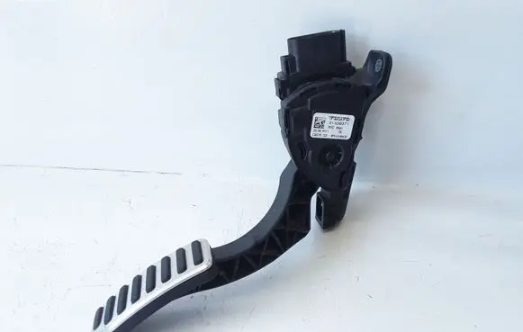 Volvo S60 Accelerator throttle pedal 31329371