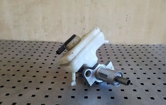 Audi Q5 SQ5 Master brake cylinder 8K0611301A