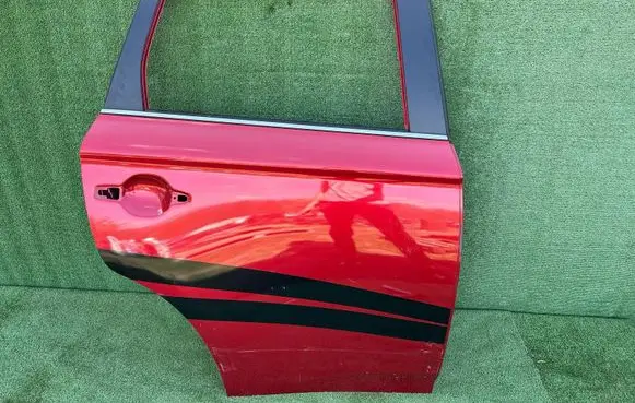 Mitsubishi Outlander Rear door