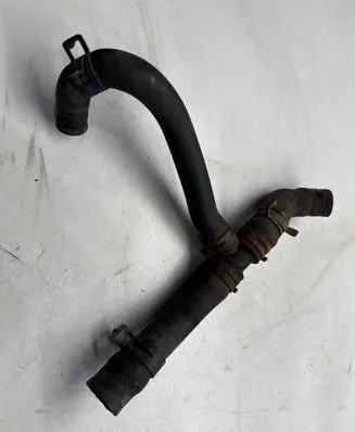 Volkswagen PASSAT B5 Engine coolant pipe/hose 028121053K