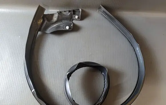 Dacia Duster II Front door rubber seal 