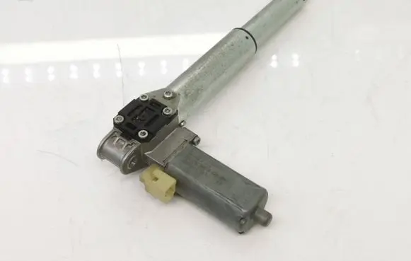 BMW 5 E60 E61 Seat adjustment motor 8321087 0390203234