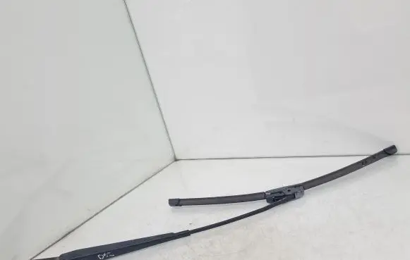 Opel Zafira A Front wiper blade arm 90582558