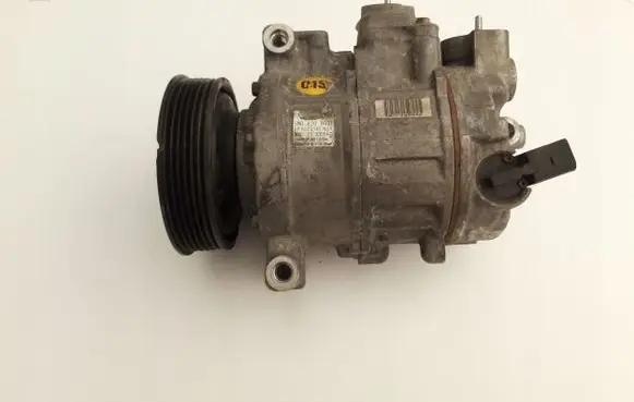 Volkswagen Golf VI Air conditioning (A/C) compressor (pump) 5N0820803F