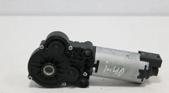 Hyundai i40 Seat adjustment motor 886803Z000 8500230