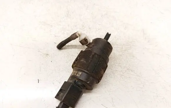 Audi A4 S4 B8 8K Windscreen/windshield washer pump 8K5955647