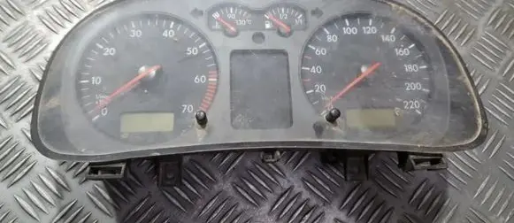 Volkswagen Golf IV Speedometer (instrument cluster) 1j0919860