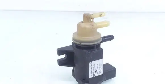 Volkswagen Caddy Turbo solenoid valve 04L131051AH