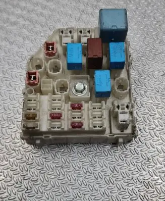 Toyota RAV 4 (XA20) Fuse module