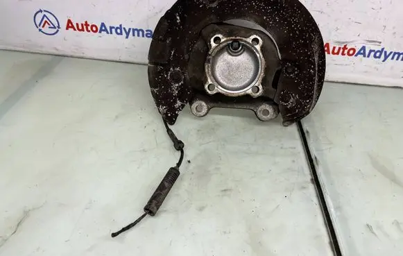 BMW 3 E90 E91 Front wheel hub spindle knuckle 6764443 31216764443 6793923