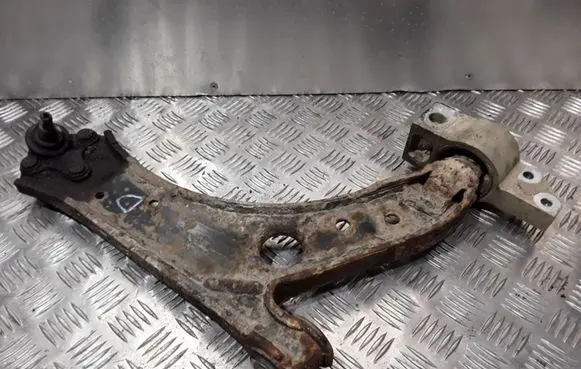 Volkswagen Golf V Front lower control arm/wishbone