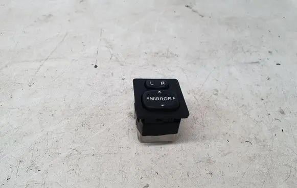 Toyota RAV 4 (XA40) Wing mirror switch 769746C 183574