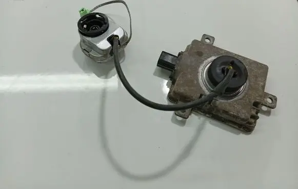 Peugeot 4007 Headlight ballast module Xenon 