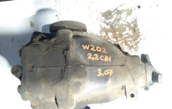 Mercedes-Benz C W202 Rear differential 2103510805
