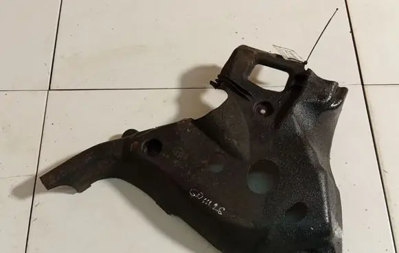 Audi A6 S6 C6 4F Engine splash shield/under tray 4F0505416
