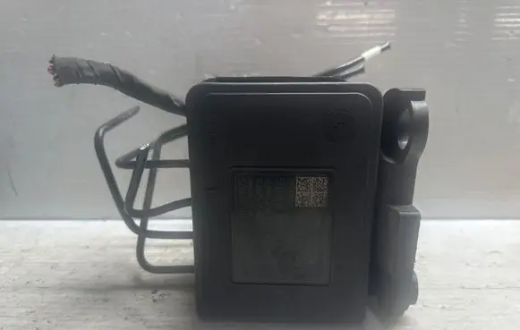 Volkswagen PASSAT B7 ABS Pump 28515471313 10062535181 10091643013
