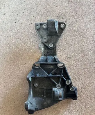 Volvo XC60 Generator/alternator bracket 31316673