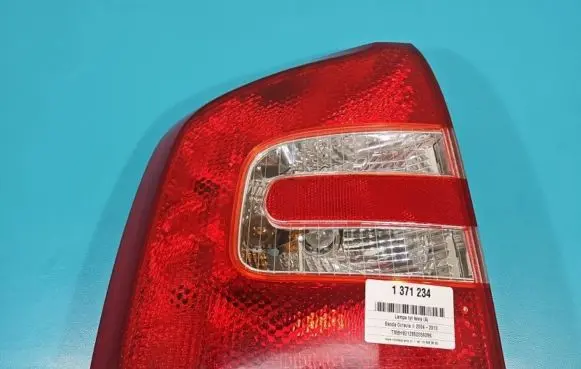 Skoda Octavia Mk2 (1Z) Rear/tail lights IMPRK1371234