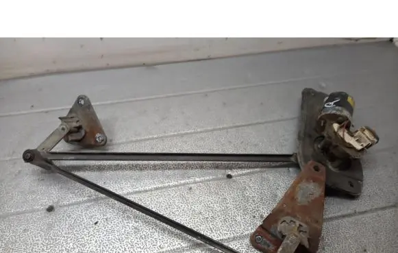 Citroen Berlingo Front wiper linkage 