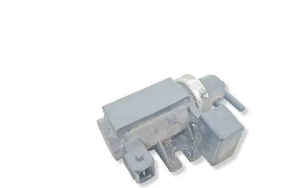 BMW 5 E39 Turbo solenoid valve 2247906