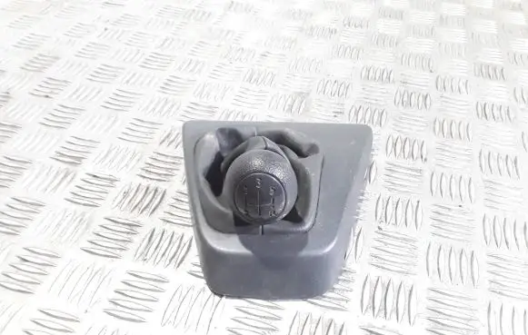 Dacia Dokker Gear lever shifter trim leather/knob 969358077R 969352473R 969353593P