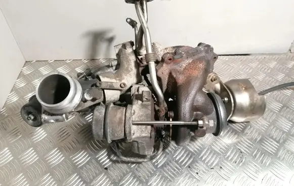 Mercedes-Benz C W204 Turbo A6510904080 A6510904980 A6510902880