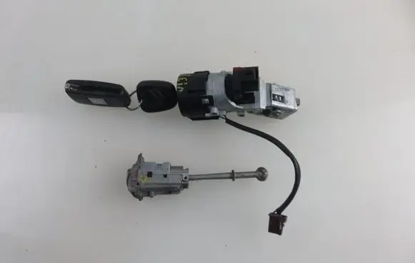 Citroen C3 Ignition lock N0503451