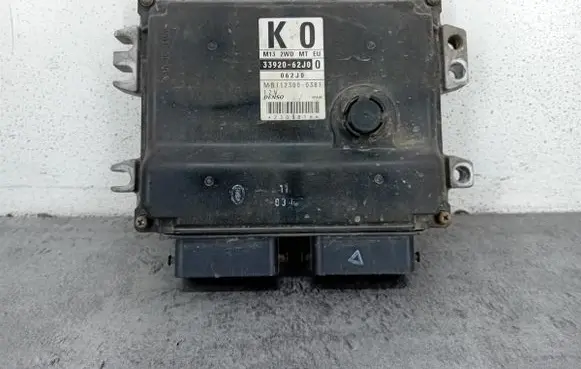 Suzuki Swift I Engine control unit/module ECU 33920-62J0