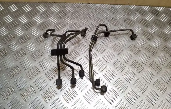 Fuel injector supply line/pipe