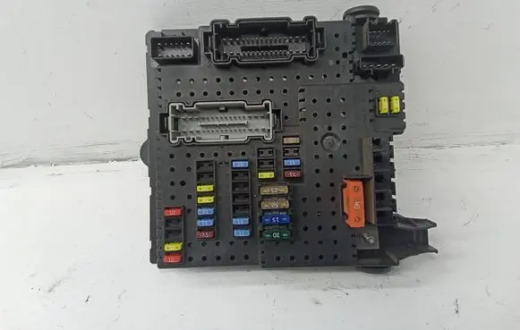 Volvo XC90 Fuse module 30786646 28080156