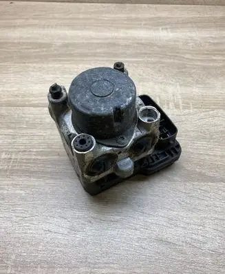 Toyota Avensis Verso ABS Pump 4451044110 8954144130