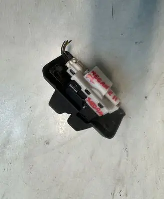 Renault Megane II Tailgate/trunk/boot lock/catch/latch 8200076240