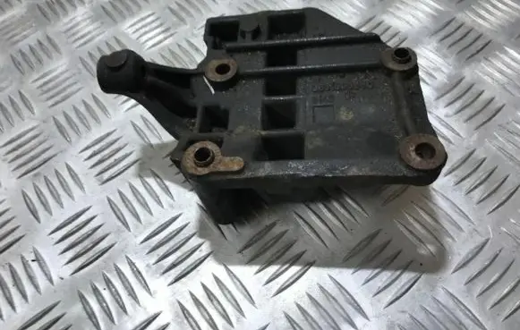Peugeot 206 Engine mounting bracket 9631005880 3149
