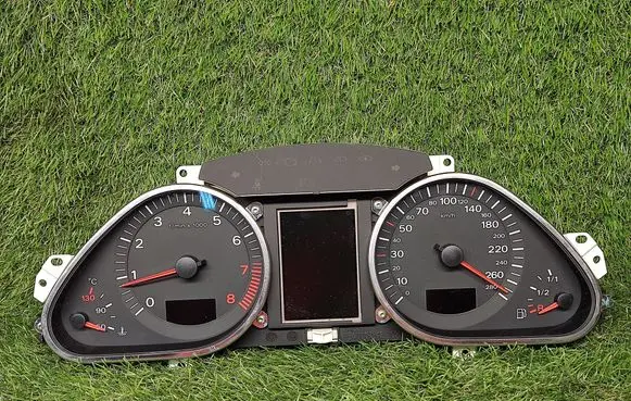 Audi A6 S6 C6 4F Speedometer (instrument cluster) 4F0920933H