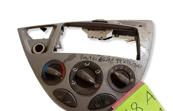 Ford Focus Central console control unit 4542454245
