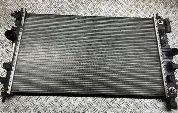 Opel Insignia A Coolant radiator 13241724