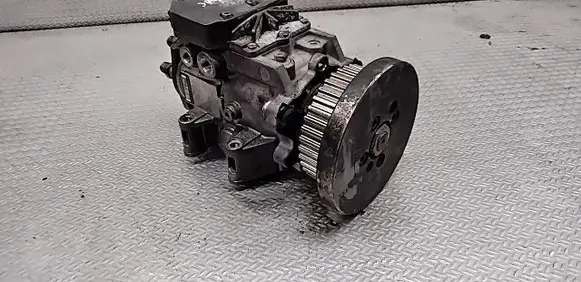 Audi A6 S6 C5 4B Fuel injection high pressure pump 0470506016 0986444016