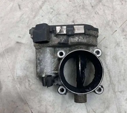 Volvo XC70 Throttle valve 8692720 0281002701 06W485
