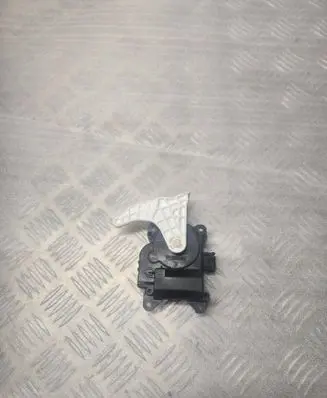 Toyota RAV 4 (XA40) A/C air flow flap actuator/motor 638002180