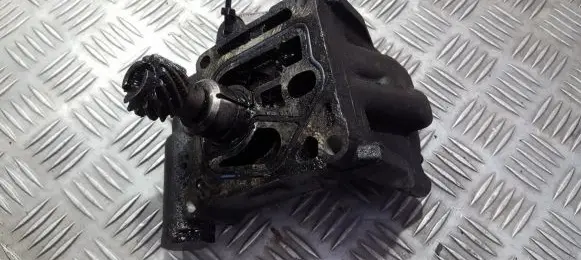 Oil filter mounting bracket